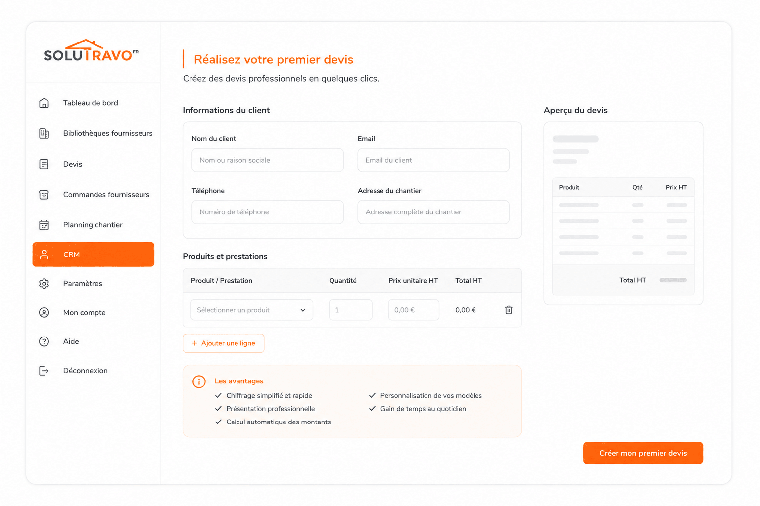 Capture d'écran de l'interface de création de devis dans le logiciel Solutravo, mettant en avant les champs à renseigner pour les informations du client, la liste des produits et prestations, ainsi qu'un aperçu du devis final et les avantages de la solution comme le chiffrage simplifié et le calcul automatique des montants.